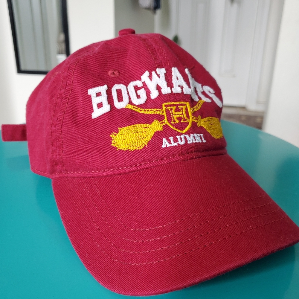 Hogwarts Alumni Dad Hat (Gryffindor colors)